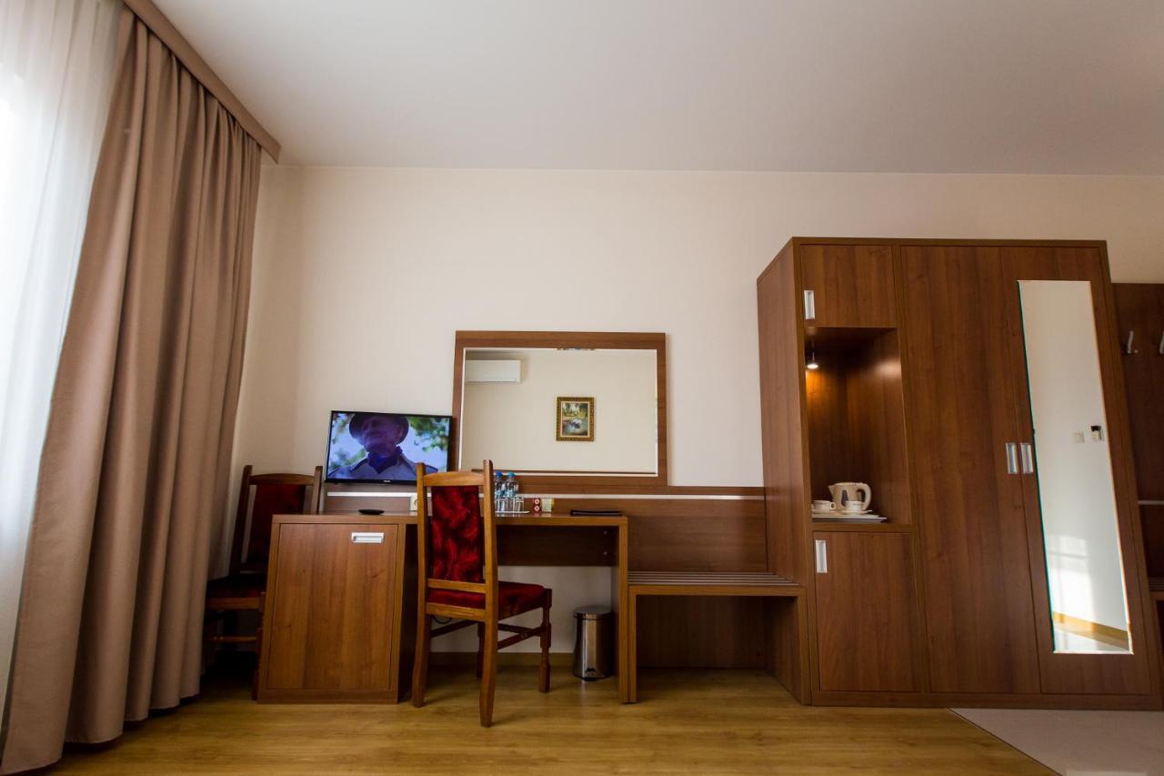 Elgrom Falenty Park Raszyn Exteriör bild